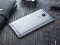 Vernee Apollo   VR-  Helio X25 SoC    $299.99