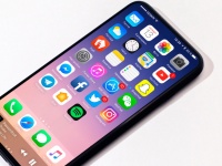 SMARTlife:    iPhone 8   ?