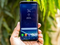 Samsung Galaxy Note 8  6.4-    