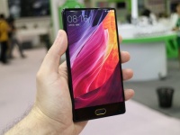 Bluboo S1    Xiaomi Mi Mix   