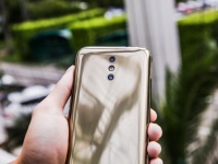 DOOGEE BL5000    Xiaomi Mi 6    