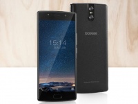       13-  - DOOGEE BL7000