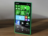  :    Lumia 435  