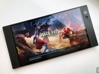    Razer Phone  700 