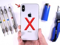  iPhone X    JerryRigEverything