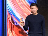 Xiaomi        Mi Mix 2