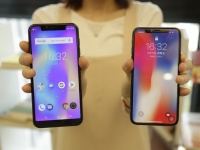 LEAGOO S9  iPhone X:   