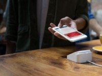   iPhone    NFC