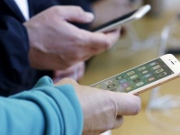  Apple iPhone  2018       90  