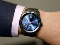 LG     -   Wear OS