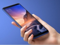 - Xiaomi     Mi Max 3