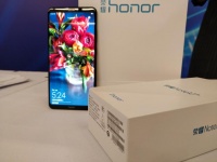   Honor Note 10  8     