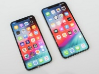 LG     iPhone XS  XS Max  