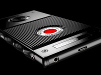 , 3D- RED Hydrogen One    HTC Evo 3D