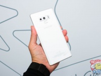   Galaxy S10    Samsung Galaxy Note 9