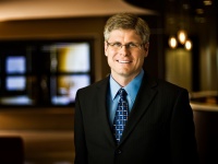 CEO Qualcomm:    iPhone  5G  Qualcomm