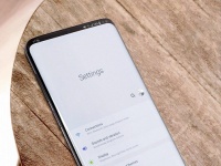  :   Samsung Galaxy S10+   