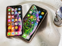 iPhone XS  iPhone XS Max      