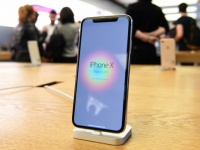 2    - 7    iPhone X    