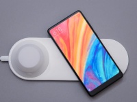 Xiaomi Yeelight Wireless Charging Night Lamp         