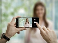  Samsung     Galaxy S10