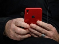  Apple        FaceTime