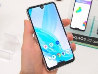 Sharp   Aquos R2 Compact    