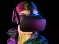 : Oculus VR        Rift S