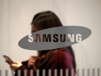   Huawei, Samsung     