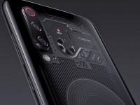   Xiaomi Mi 9 Explorer Edition  8      