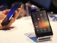   Huawei    Samsung  Apple