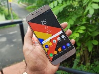 Samsung   Android 9 Pie    