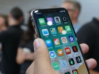 Apple    iPhone,      Huawei