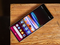     Sony Xperia 1 -   ?
