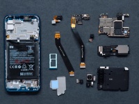 Видео дня: Xiaomi разобрала смартфон Mi A3 по винтику