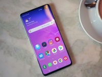 ���������� �������������� Samsung Galaxy S10 Plus - ������� �� �� ������� ����� Galaxy Note10?