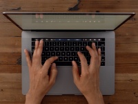 16-дюймовый MacBook Pro первым среди ноутбуков Apple примерит новую клавиатуру