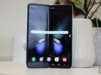  Samsung   Galaxy Fold,           