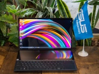  ASUS ZenBook Pro Duo c      
