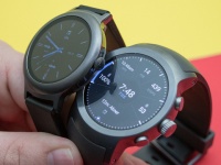 Google Pixel Watch     LG.      2016