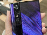       Xiaomi Mi Mix Alpha.    ?