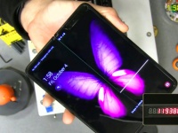 Samsung Galaxy Fold     200 000  ()