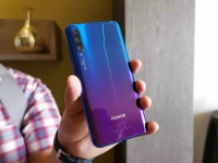   Honor 20      