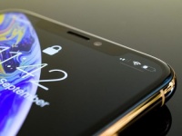 Samsung    OLED-  iPhone 11 Pro