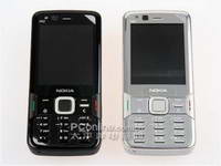 white Nokia N82 vs black Nokia N82