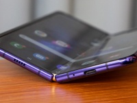   1 :  Samsung    Galaxy Fold