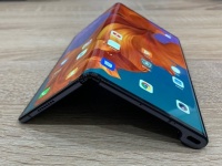 Huawei   100 000     Mate X