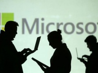 Microsoft размышляет над новыми очками дополненной реальности