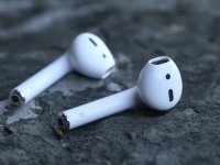 Counterpoint:     -  2020   Apple