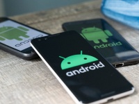 Google   Android 11.  